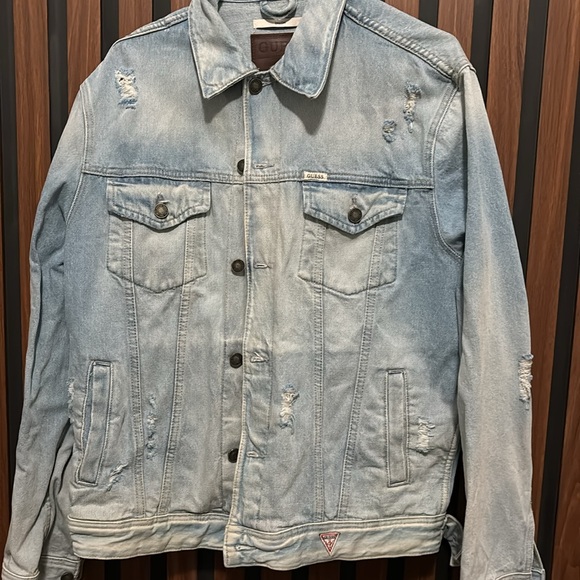 Guess Jean Jacket mint condition. Used like 3 times - Picture 2 of 6